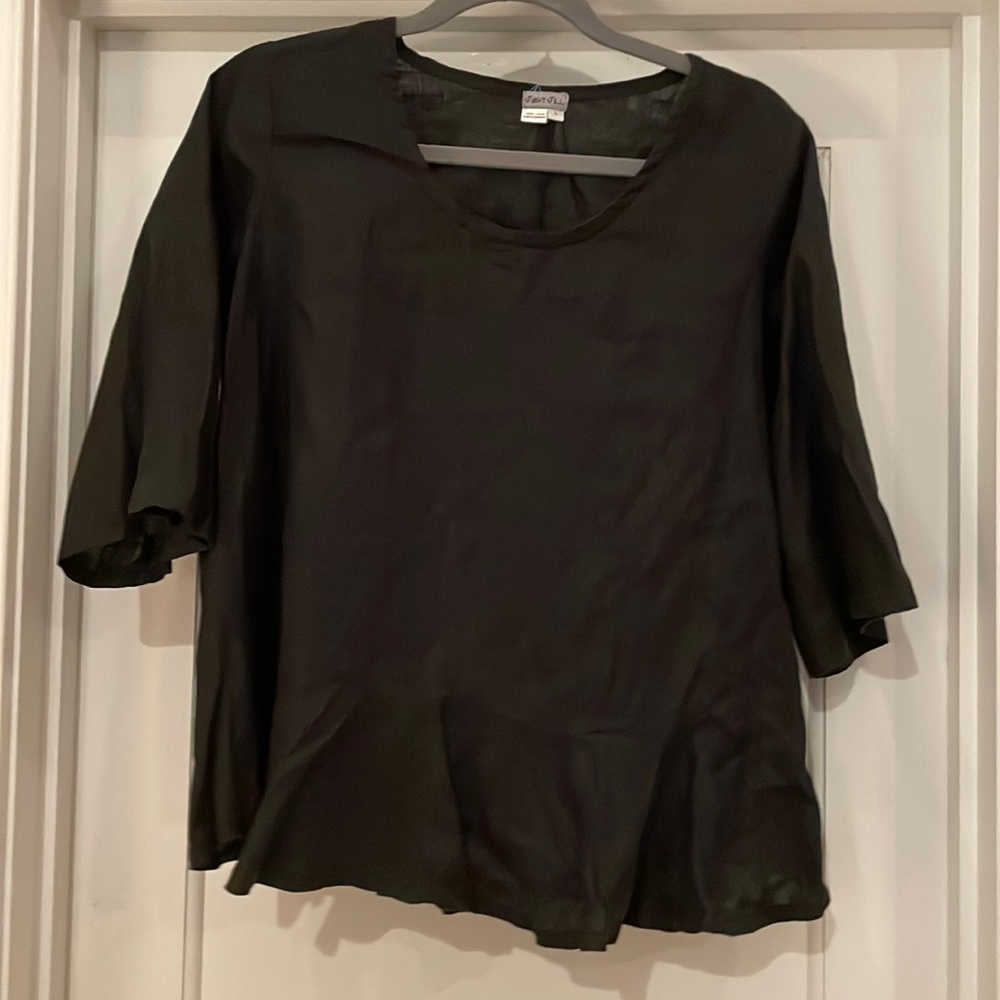 Black linen top with 3/4 sleeves and peplum